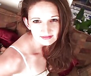 Horny dúinn mam le ocras vagina