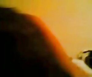 An indinéis - ag iompar clainne indinéisis milf le indiach i mhalaeisia