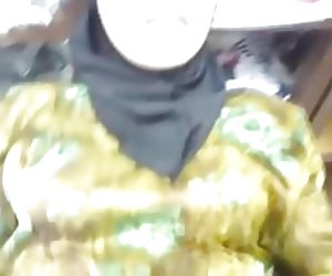 Bhean chéile, cé go bhfuil an siopa a oscailt