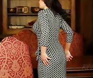 Áilleacht fheidhmíonn striptease sexy