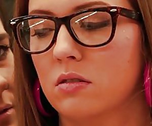 Sinn s, lea l agus maddy r